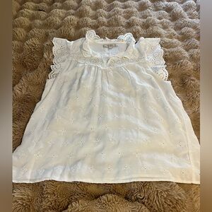 Pretty white Loft brand top M